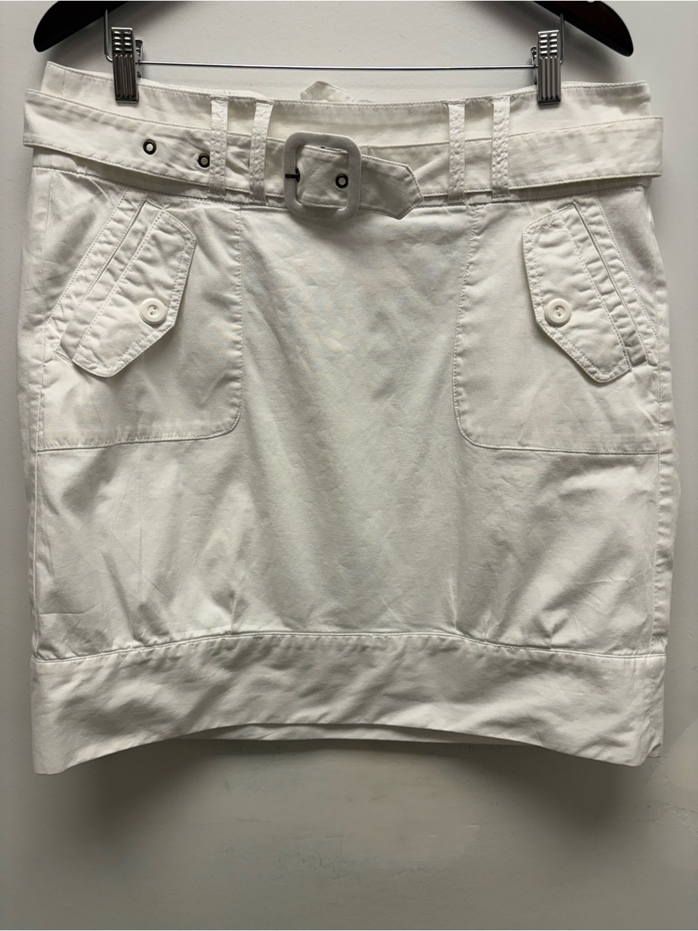 4 for $25 🤍 Vero Moda White Belted Utility Skirt – Size 42
